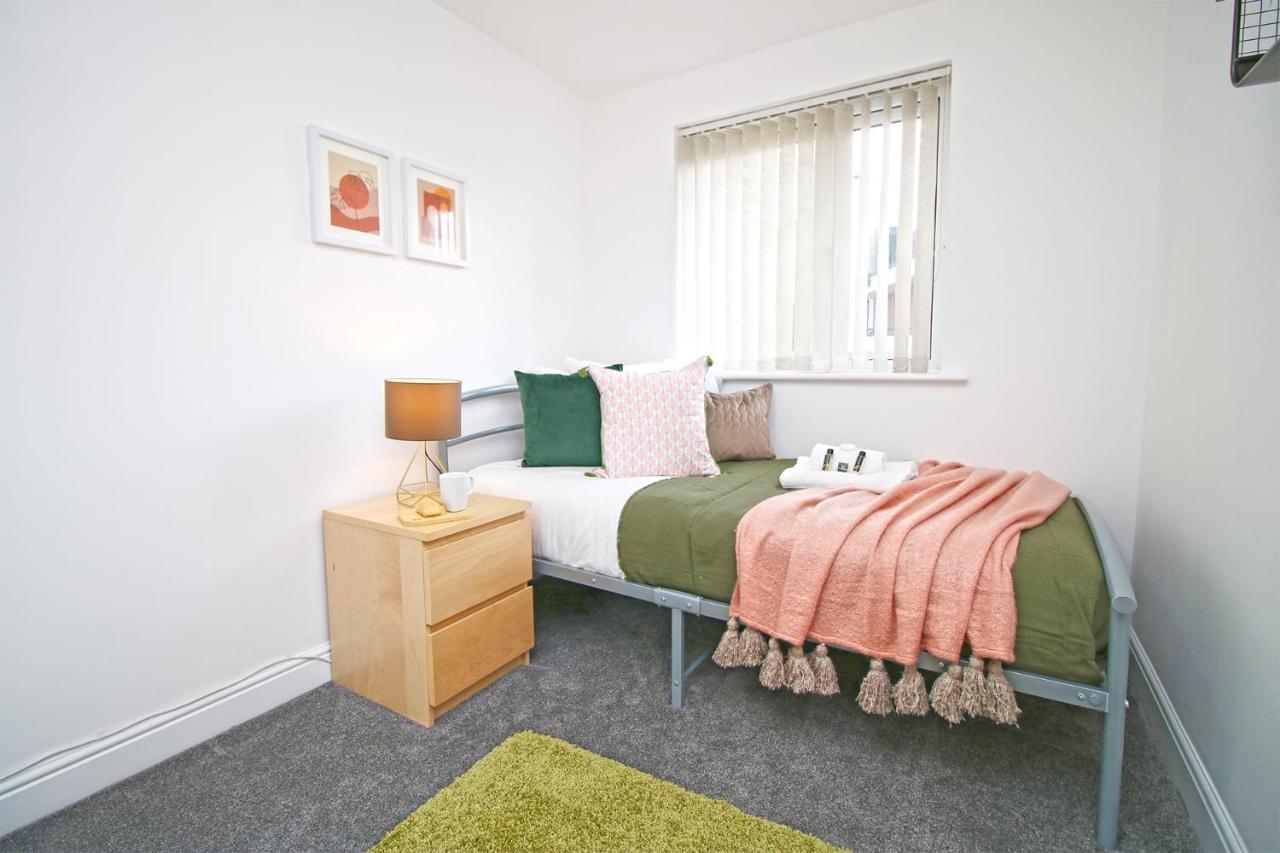Dock House - 5 Bedroom House - Sleeps 7 Newport  Bagian luar foto