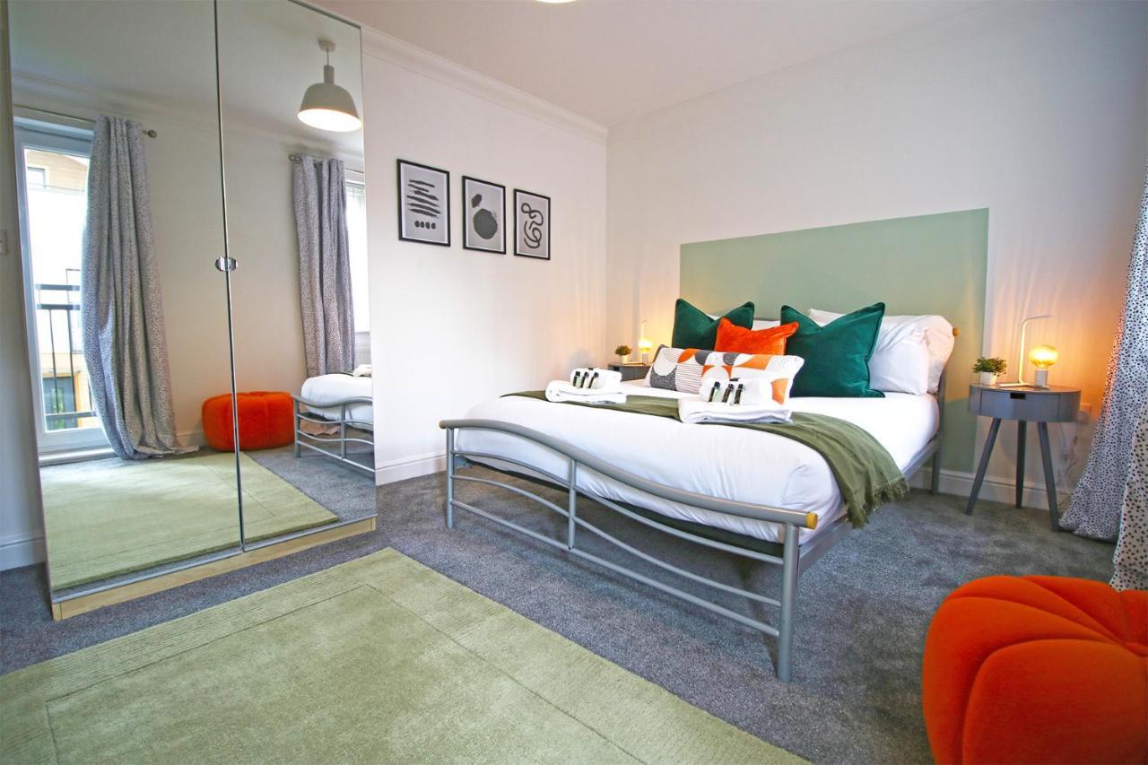 Dock House - 5 Bedroom House - Sleeps 7 Newport  Bagian luar foto